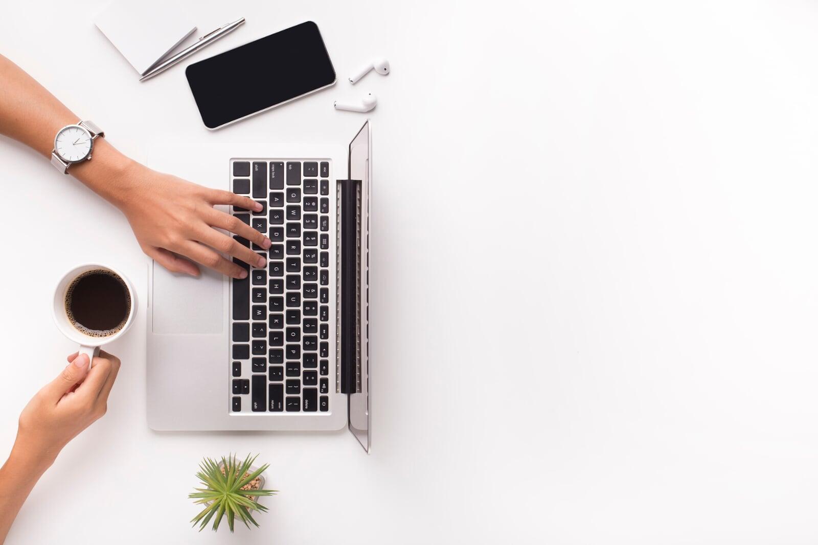 10 WAYS TO CUSTOMIZE YOUR DESKTOP